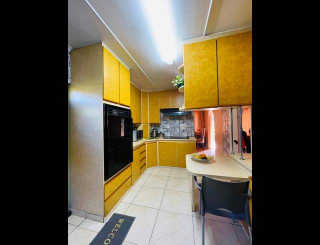 3 BEDROOM HOUSE FOR SALE IN REGENCY PARK